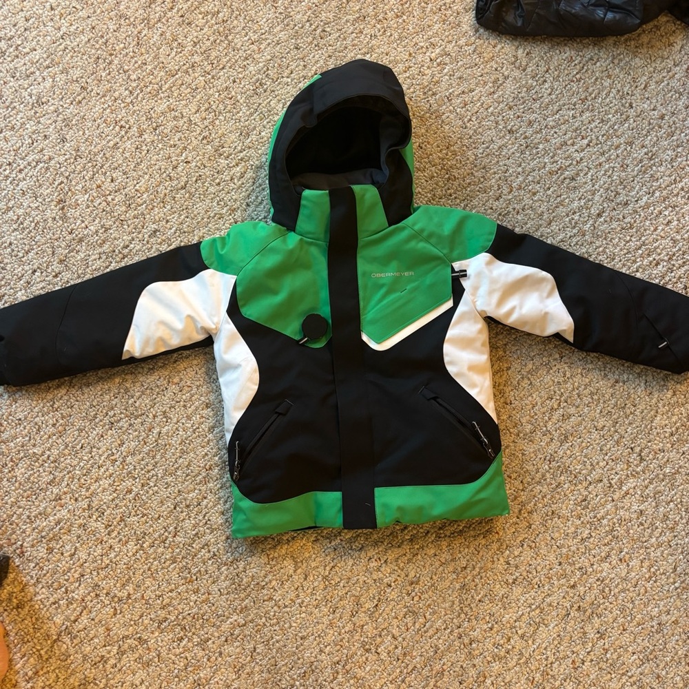 Obermeyer little boys ski jacket. Size 5. Bright green/black/white. Jacket.
